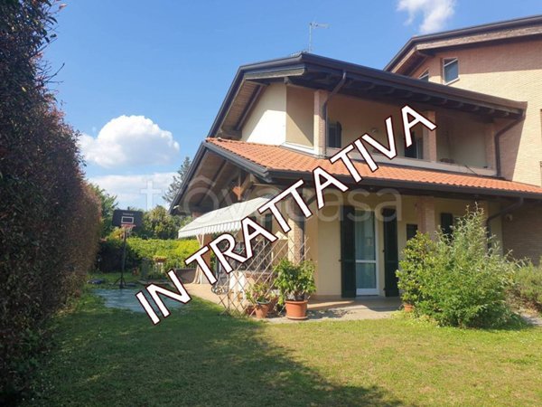 casa indipendente in vendita a Vedano Olona