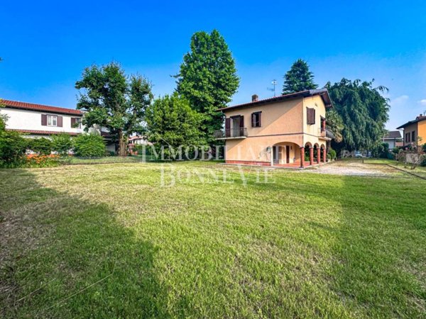 casa indipendente in vendita a Vedano Olona