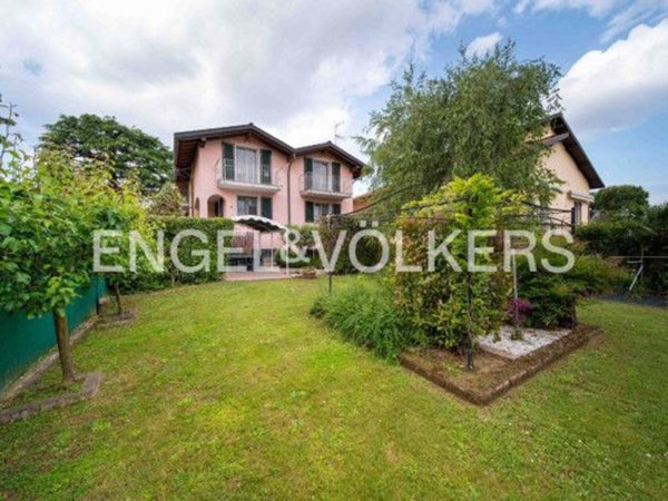 casa indipendente in vendita a Vedano Olona
