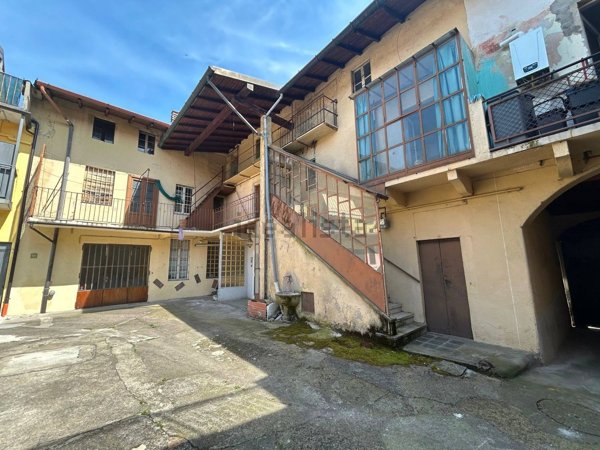 casa indipendente in vendita a Vedano Olona