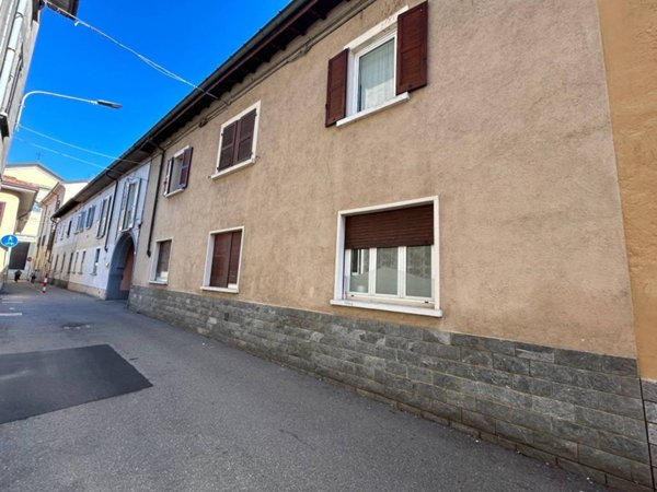 casa indipendente in vendita a Vedano Olona