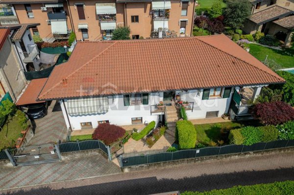 casa indipendente in vendita a Vedano Olona