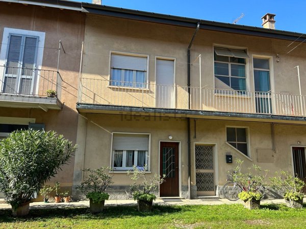 appartamento in vendita a Vedano Olona