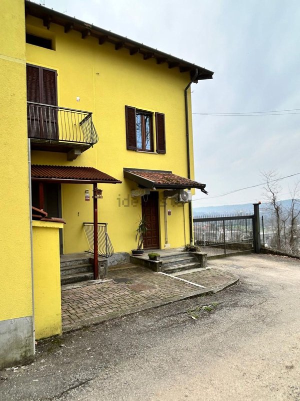 casa indipendente in vendita a Vedano Olona