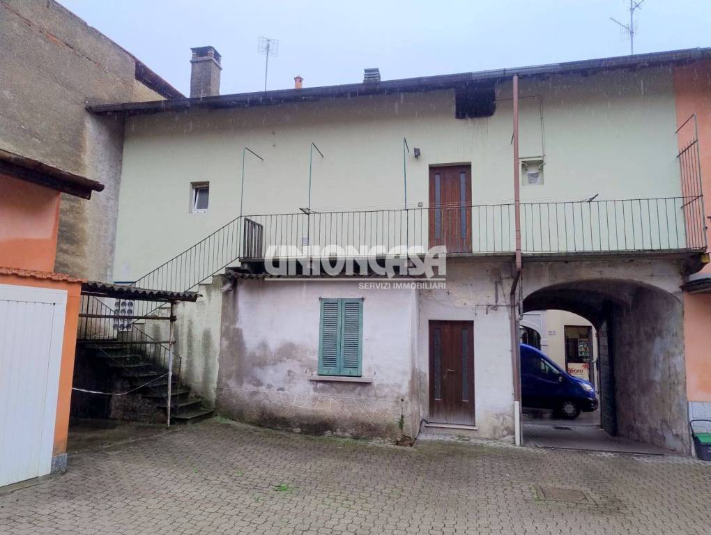 casa indipendente in vendita a Vedano Olona