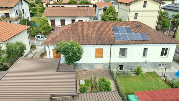 casa indipendente in vendita a Vedano Olona