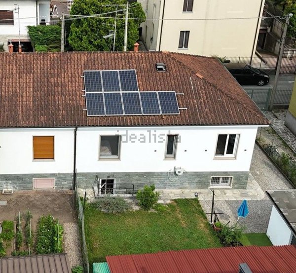 casa indipendente in vendita a Vedano Olona