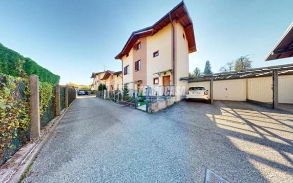 appartamento in vendita a Vedano Olona
