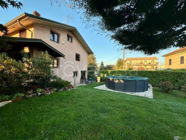 casa indipendente in vendita a Vedano Olona