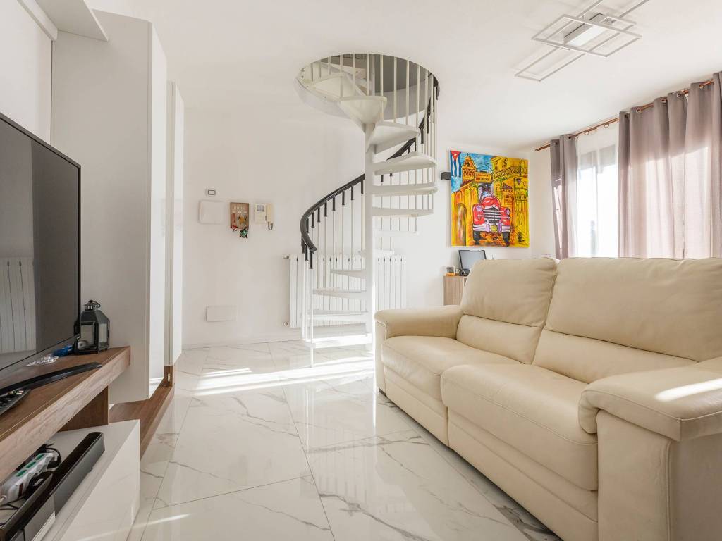 appartamento in vendita a Vedano Olona