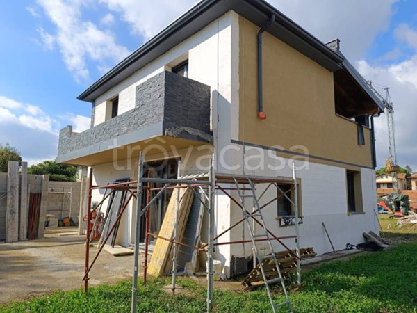 casa indipendente in vendita a Vedano Olona