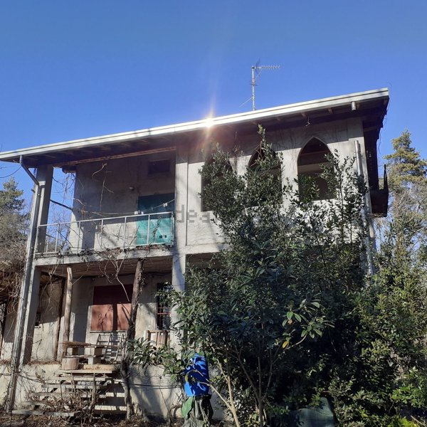 casa indipendente in vendita a Vedano Olona
