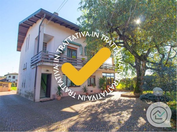 casa indipendente in vendita a Vedano Olona