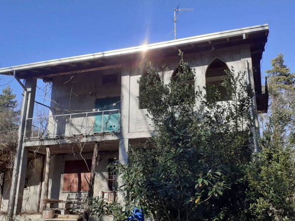 casa indipendente in vendita a Vedano Olona in zona Careno