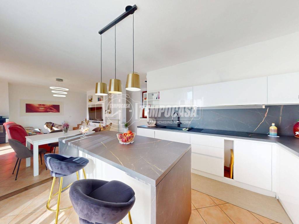 appartamento in vendita a Vedano Olona