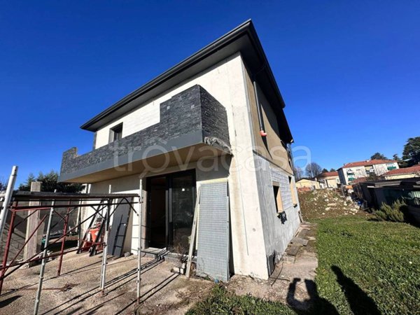casa indipendente in vendita a Vedano Olona