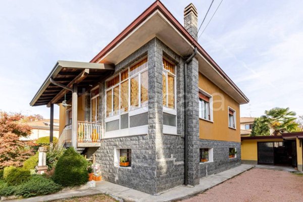casa indipendente in vendita a Vedano Olona