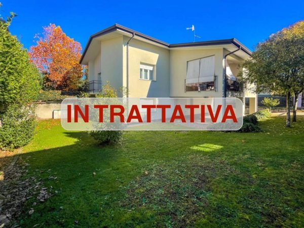 casa indipendente in vendita a Vedano Olona