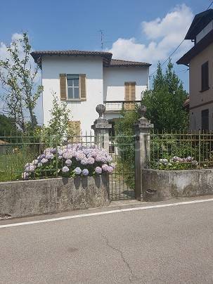 casa indipendente in vendita a Vedano Olona