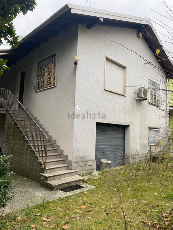 casa indipendente in vendita a Vedano Olona