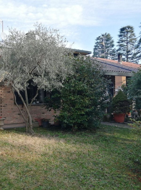 casa indipendente in vendita a Vedano Olona