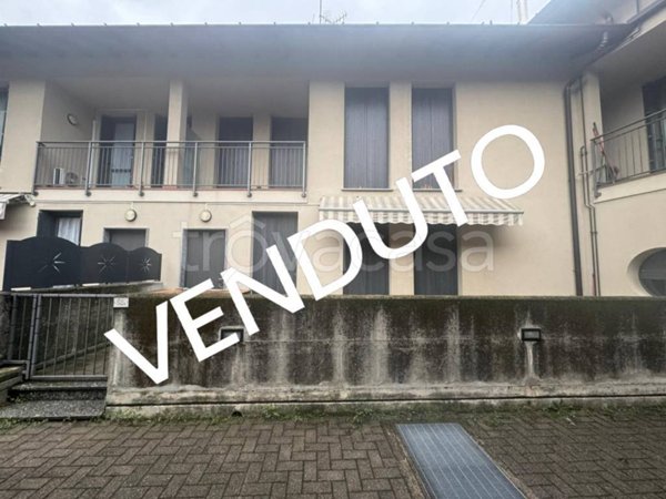 appartamento in vendita a Vedano Olona in zona Fontanelle