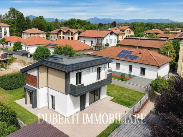 casa indipendente in vendita a Vedano Olona