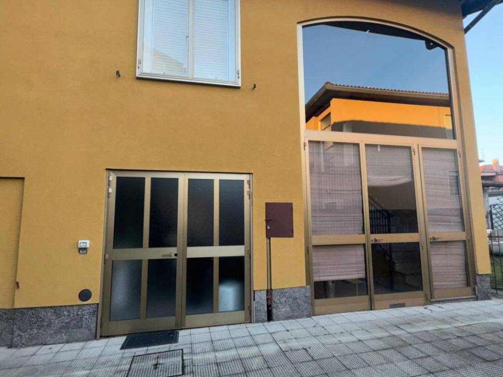 casa indipendente in vendita a Vedano Olona