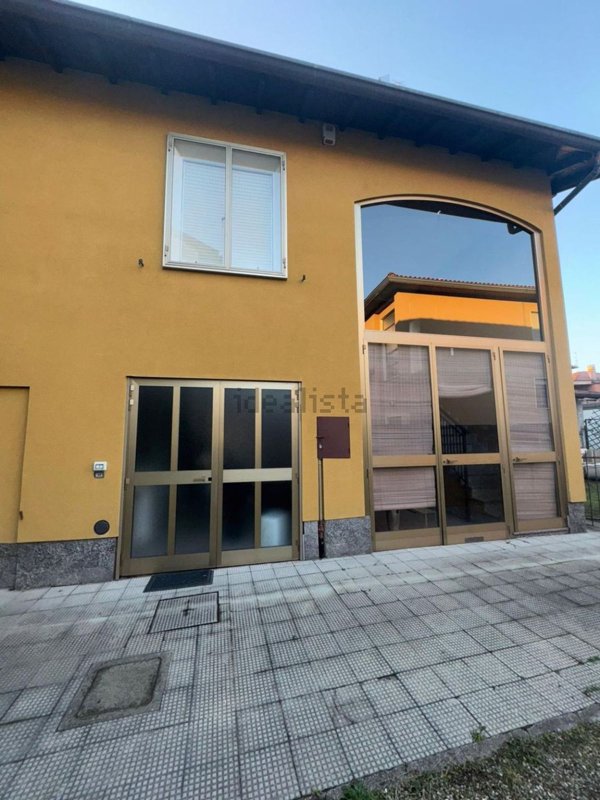 casa indipendente in vendita a Vedano Olona