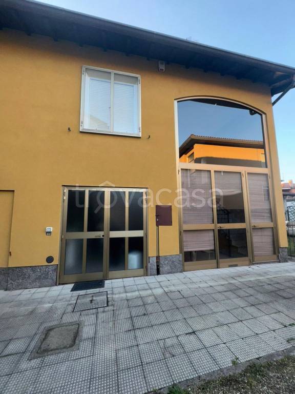 casa indipendente in vendita a Vedano Olona