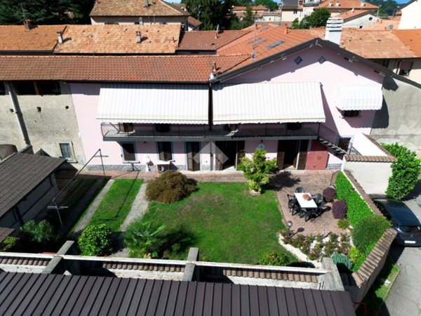 casa indipendente in vendita a Vedano Olona
