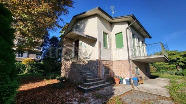 casa indipendente in vendita a Vedano Olona