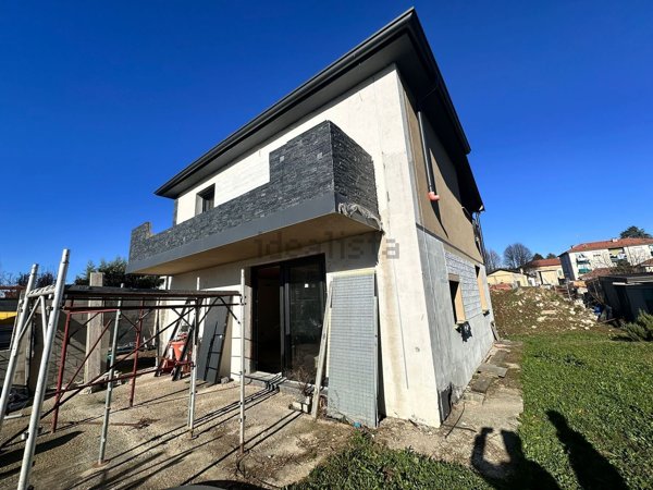 casa indipendente in vendita a Vedano Olona