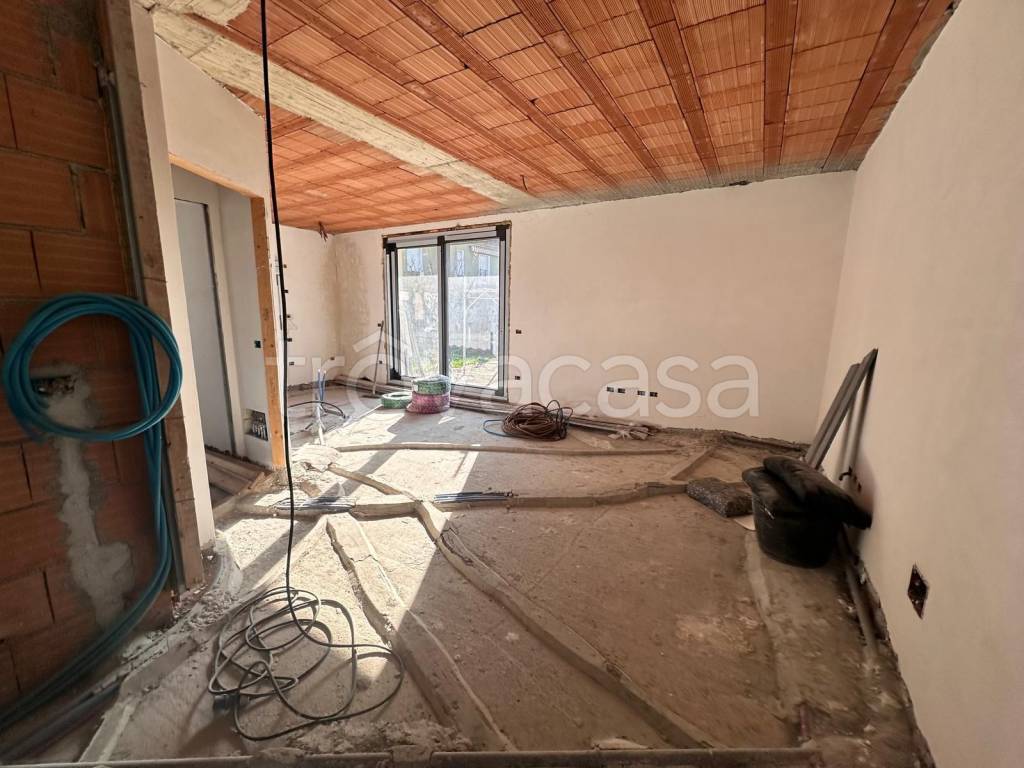 casa indipendente in vendita a Vedano Olona