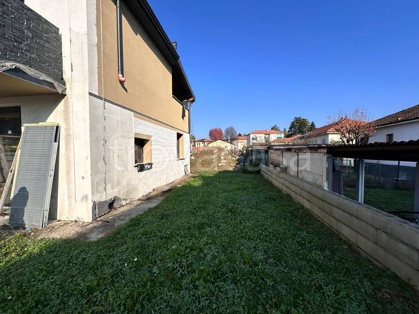 casa indipendente in vendita a Vedano Olona