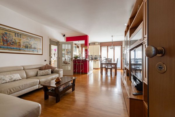 appartamento in vendita a Vedano Olona