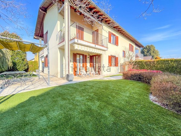 appartamento in vendita a Vedano Olona