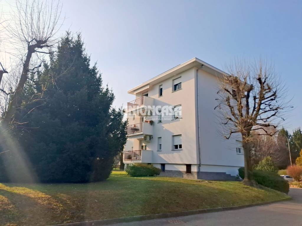 appartamento in vendita a Vedano Olona