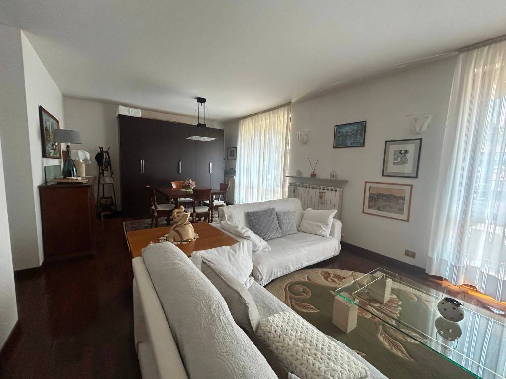 appartamento in vendita a Vedano Olona