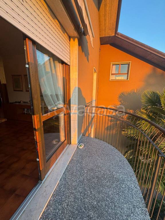 appartamento in vendita a Vedano Olona