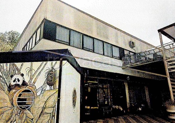 locale commerciale in vendita a Vedano Olona