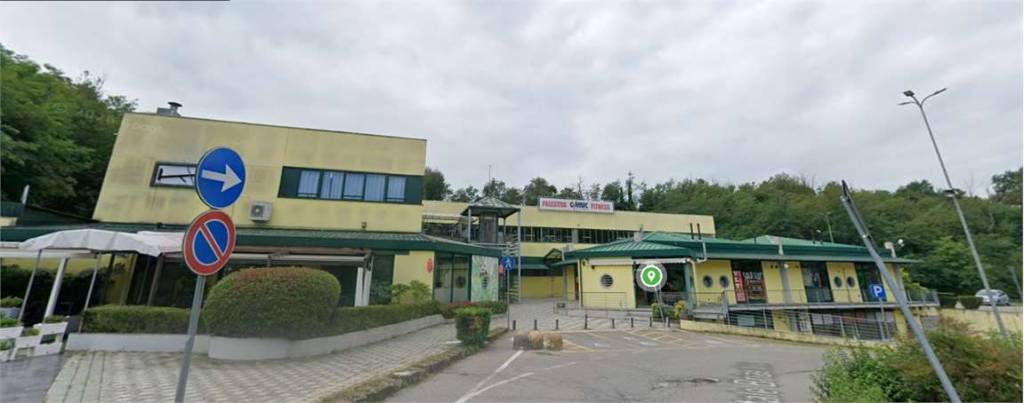 negozio in vendita a Vedano Olona