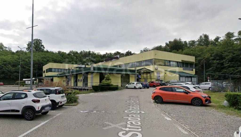 negozio in vendita a Vedano Olona