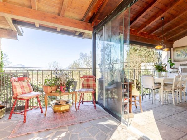 casa indipendente in vendita a Vedano Olona