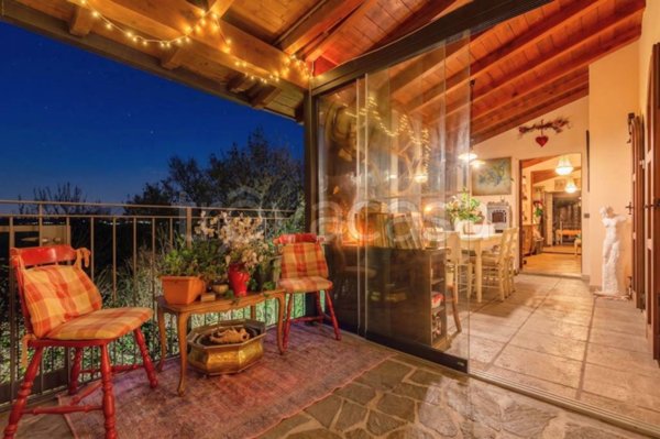 casa indipendente in vendita a Vedano Olona in zona Fontanelle