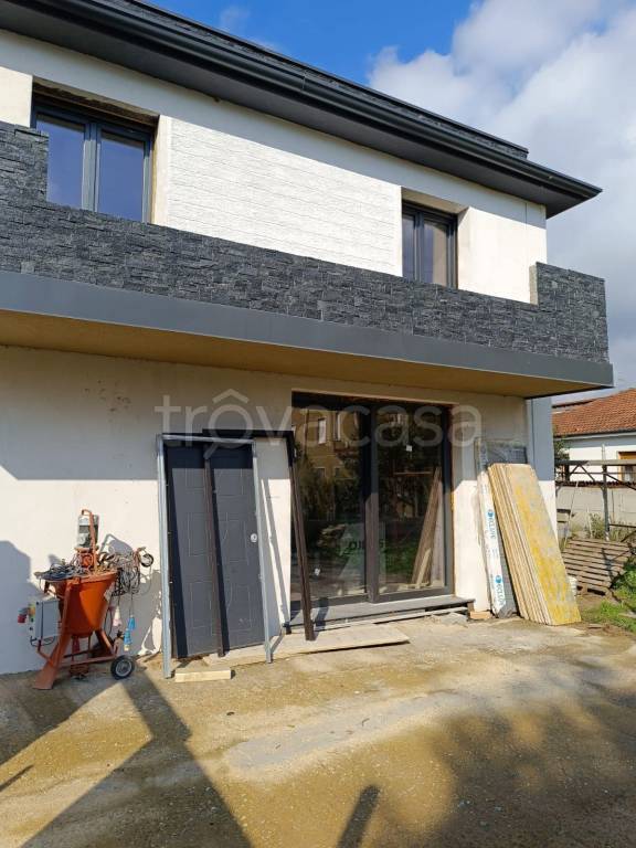 casa indipendente in vendita a Vedano Olona