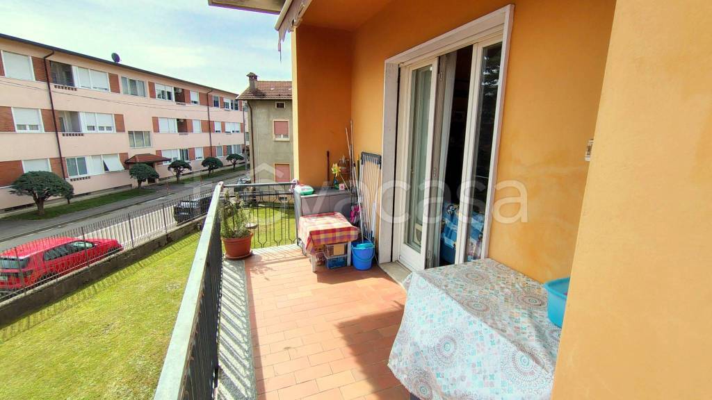 appartamento in vendita a Vedano Olona