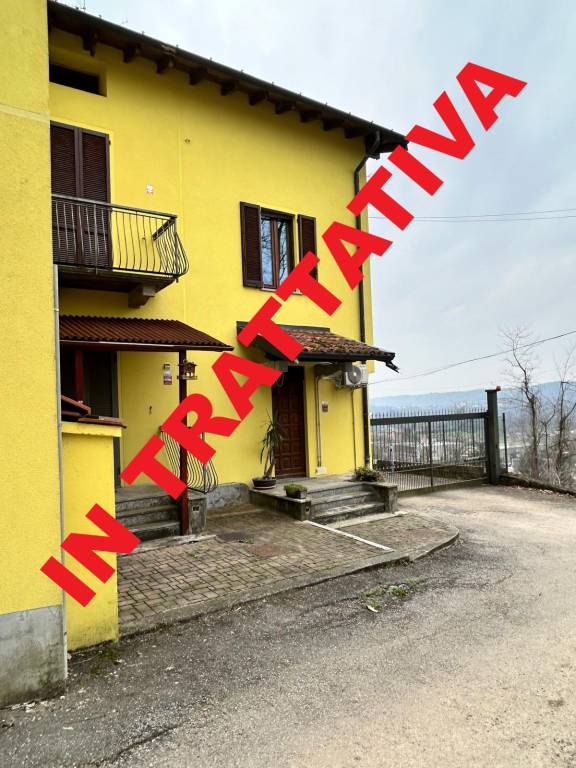 casa indipendente in vendita a Vedano Olona in zona Careno