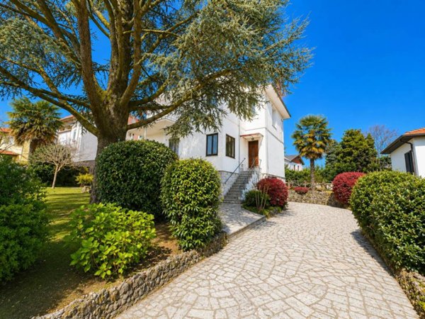 casa indipendente in vendita a Vedano Olona