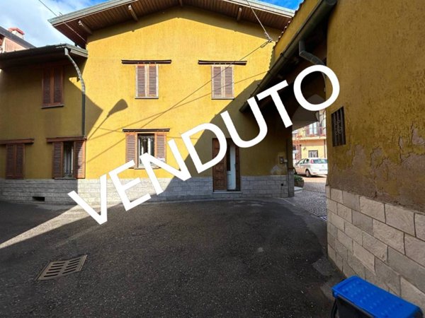 appartamento in vendita a Vedano Olona in zona Fontanelle